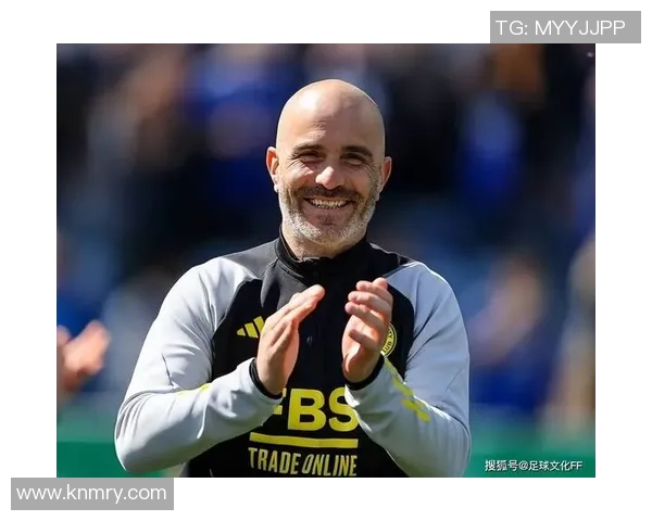 足球球星与粉丝的深度互动与情感连接探索：从场内到场外的影响力