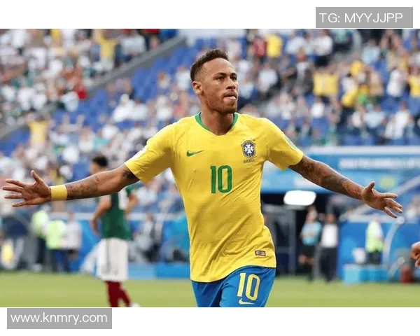 足球球星涉嫌歧视亚洲言论引发争议社会各界强烈谴责呼吁平等 足球球星涉嫌歧视亚洲言论引发争议社会各界强烈谴责呼吁平等