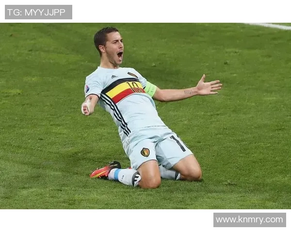 阿扎尔与世界足球球星的关系解析:从队友到竞争者的多维互动 阿扎尔与世界足球球星的关系解析:从队友到竞争者的多维互动